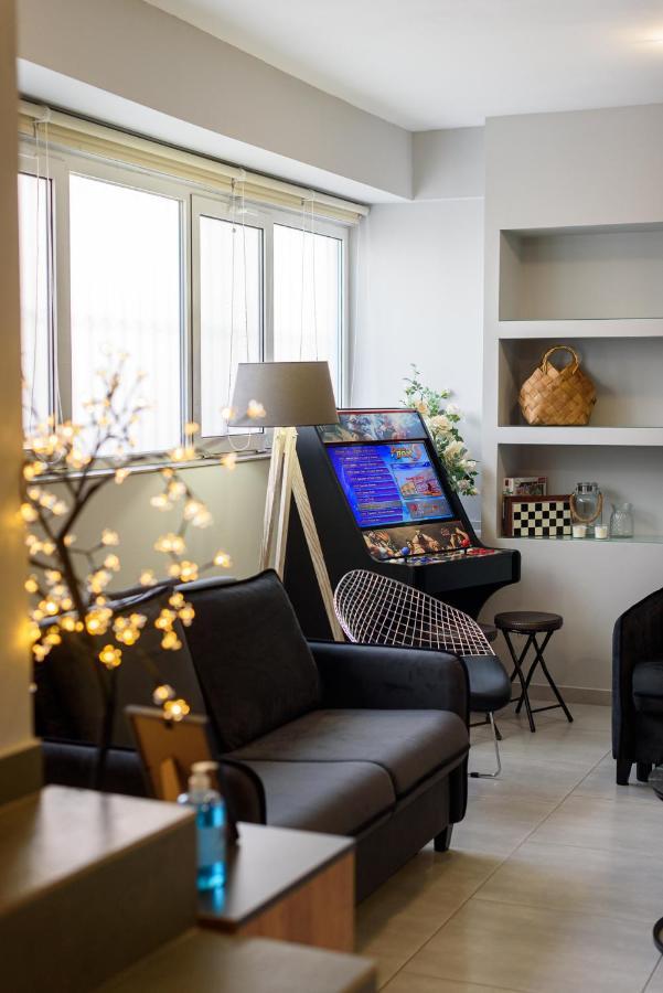 Patras' Hitech Apartment Exterior photo